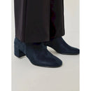 Stivaletto in camoscio con tacco