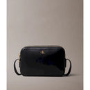 Calvin klein camera bag con elementi metallici con logo monogramma