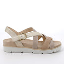 Donna delia vitello e nappa