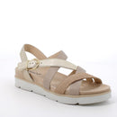 Donna delia vitello e nappa