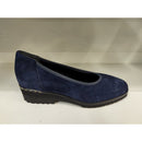 Decolte' in camoscio con zeppa