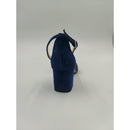 Sandalo in camoscio con tallone chiuso e cinturino a caviglia