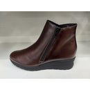 Stivaletto c/cerniera e zeppa