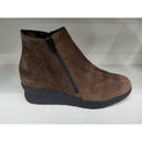 Stivaletto c/cerniera e zeppa