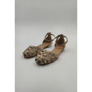 Sandalo chiuso con borchie