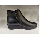 Stivaletto c/cerniera e zeppa