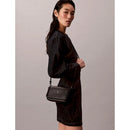 Calvin klein borsa a tracolla morbida con logo