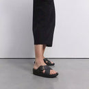 Lulu ciabattine incrociate in pelle con fibbia in resina