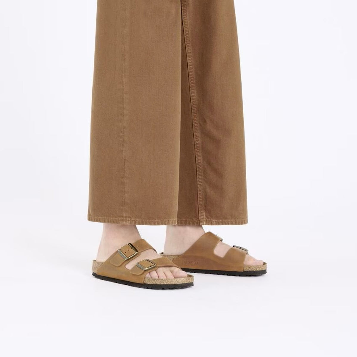 Arizona cognac, oiled leather