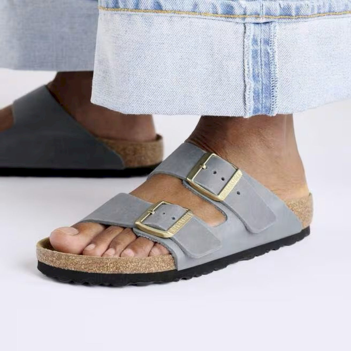 Arizona basalt gray, oiled leather