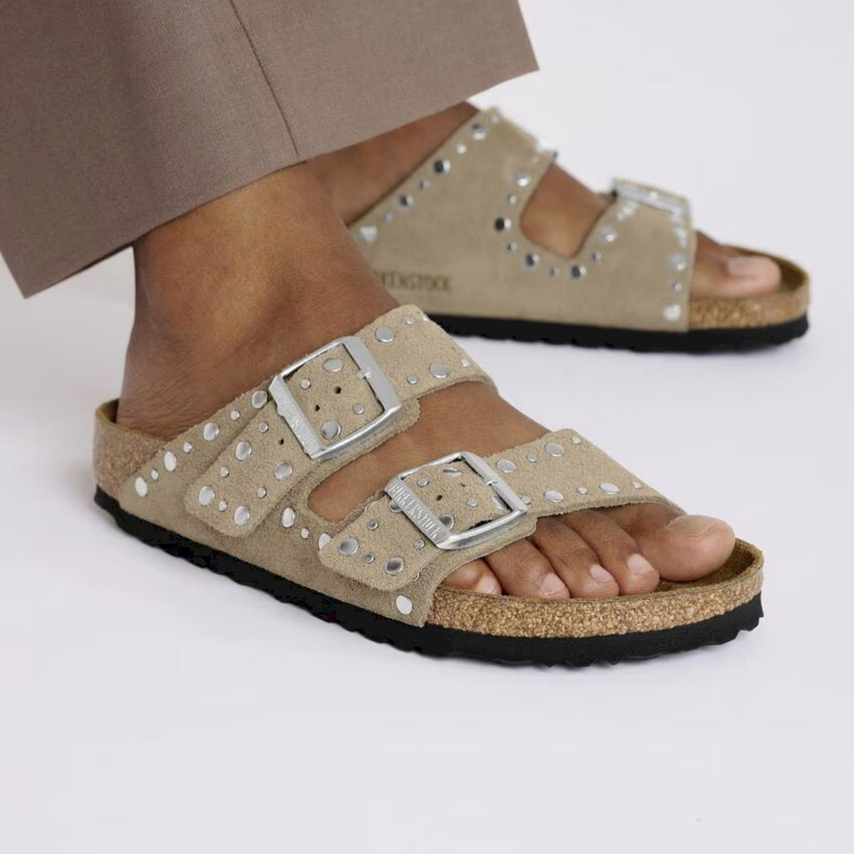 Arizona rivet taupe, suede leather