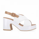Sandalo in pelle con tacco