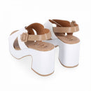 Sandalo in pelle con tacco