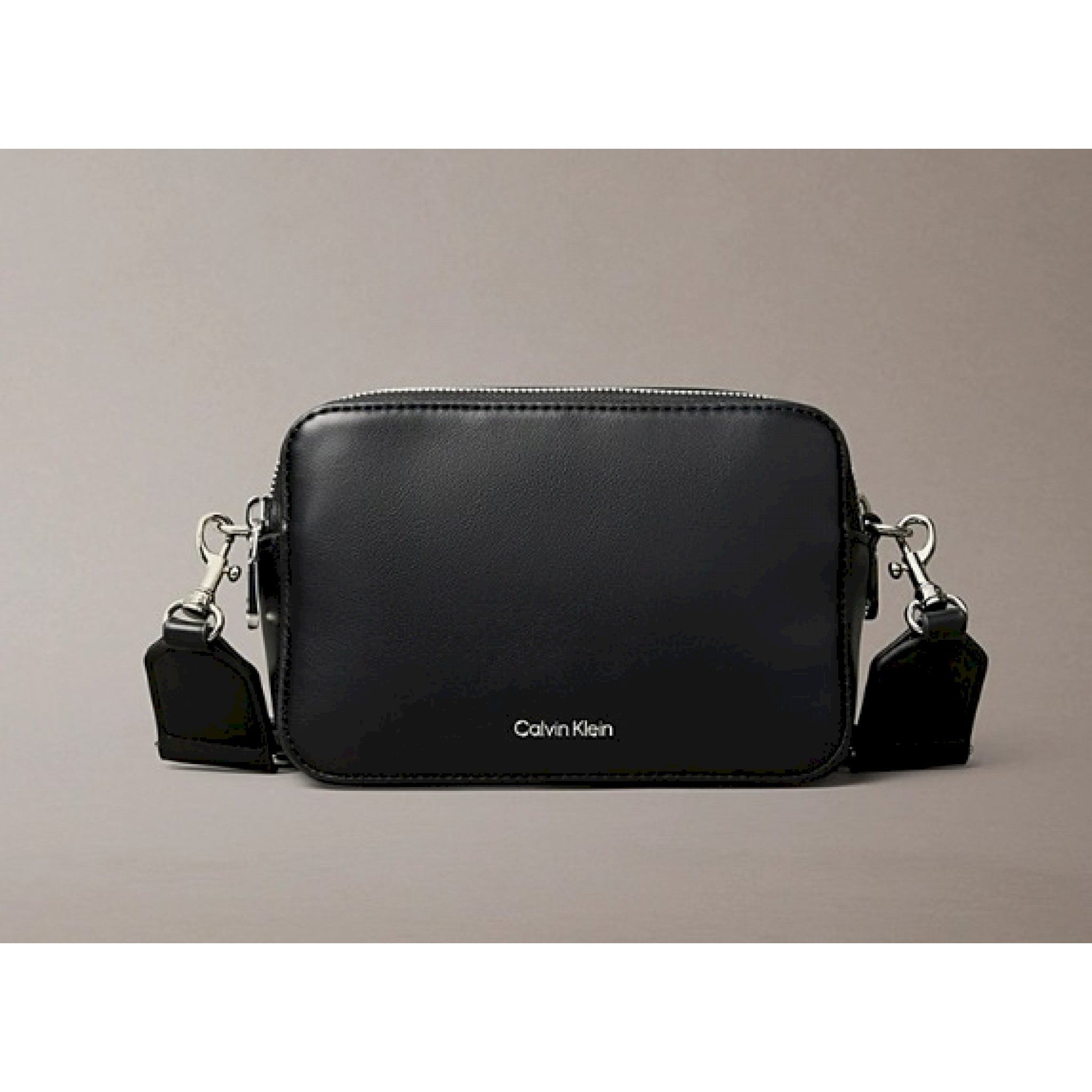 Calvin klein camera bag  a tracolla trasformabile con 2 cinghie
