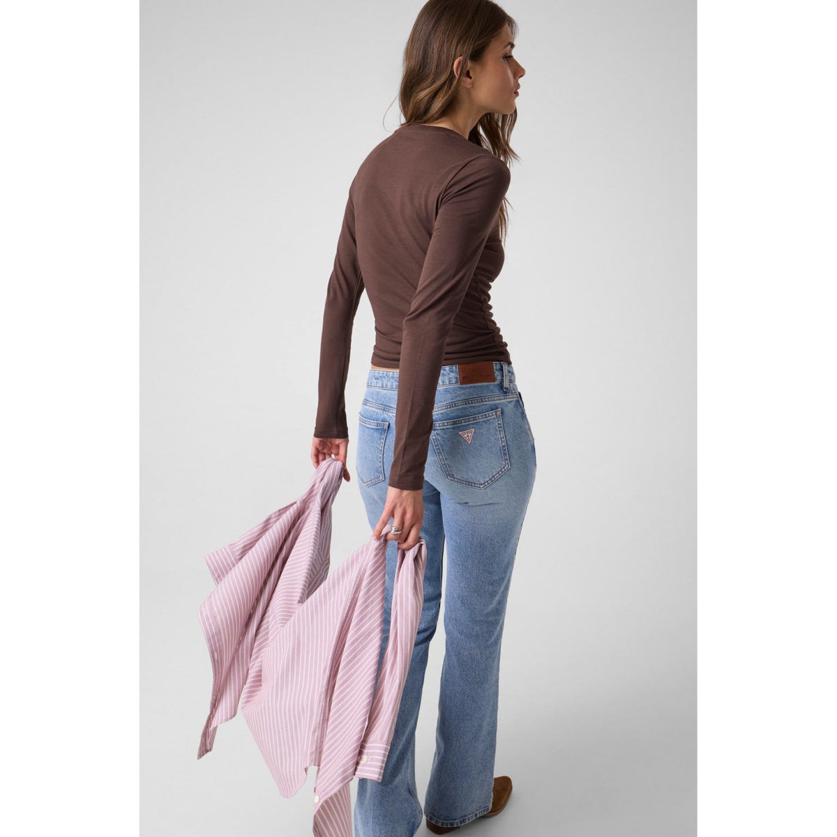 Guess - t shirt vestibilità slim a manica lunga guess ricamata