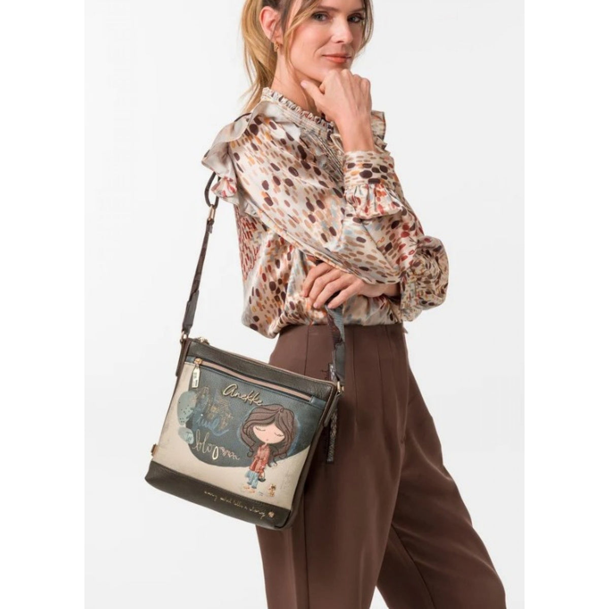 Anekke borsa a tracolla