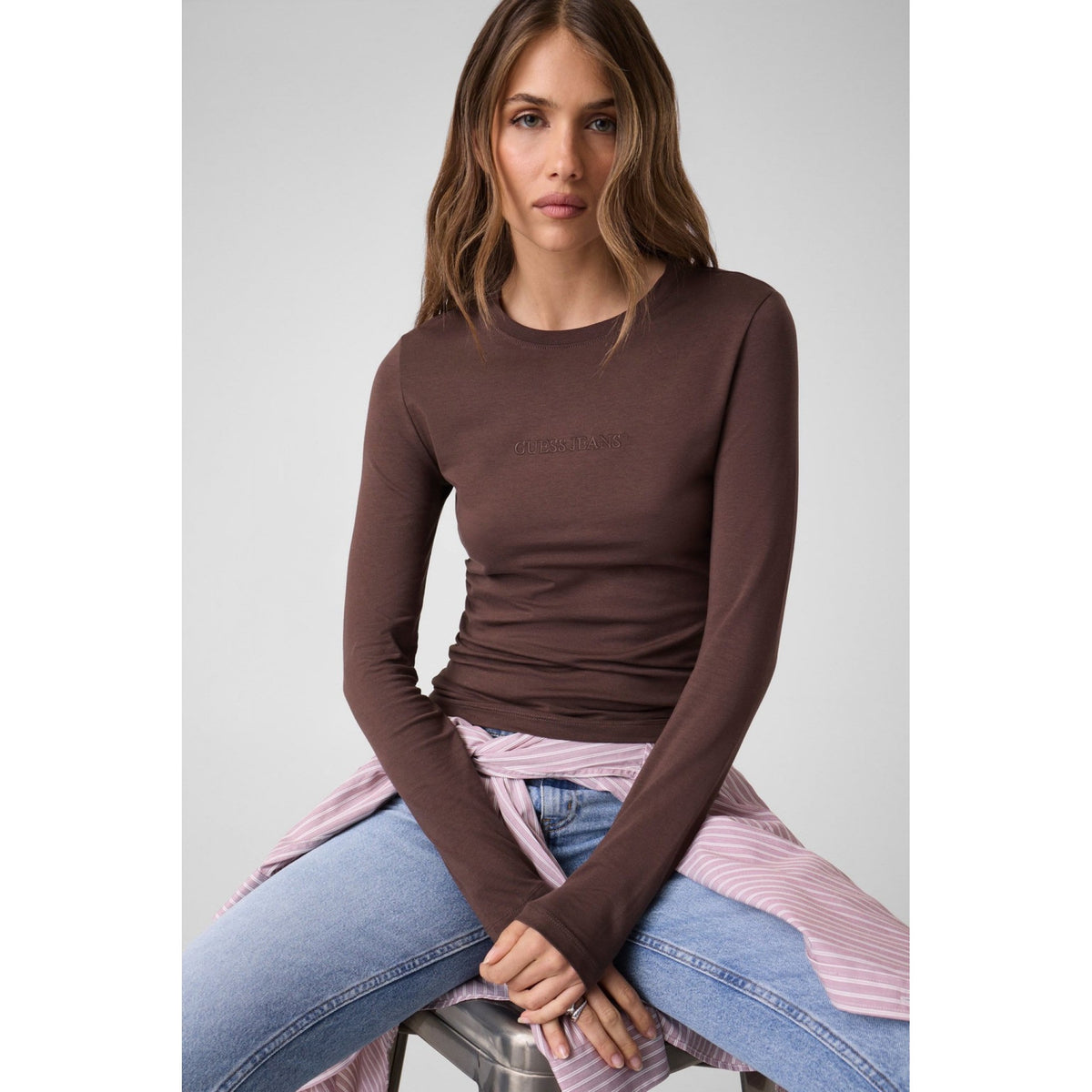 Guess - t shirt vestibilità slim a manica lunga guess ricamata