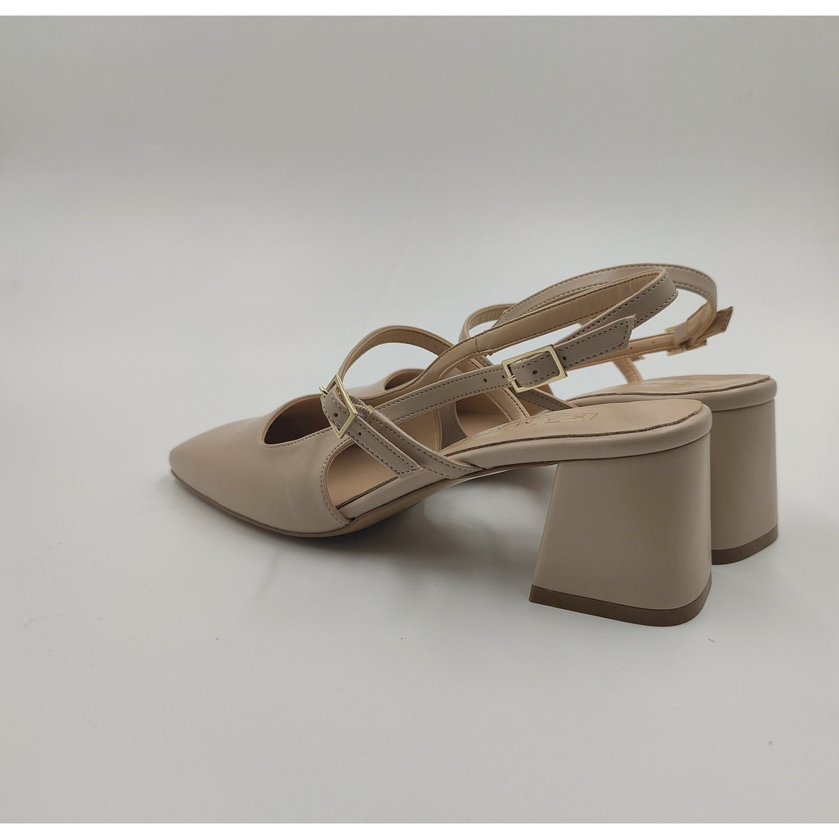 Sling back punta quadra e tacco