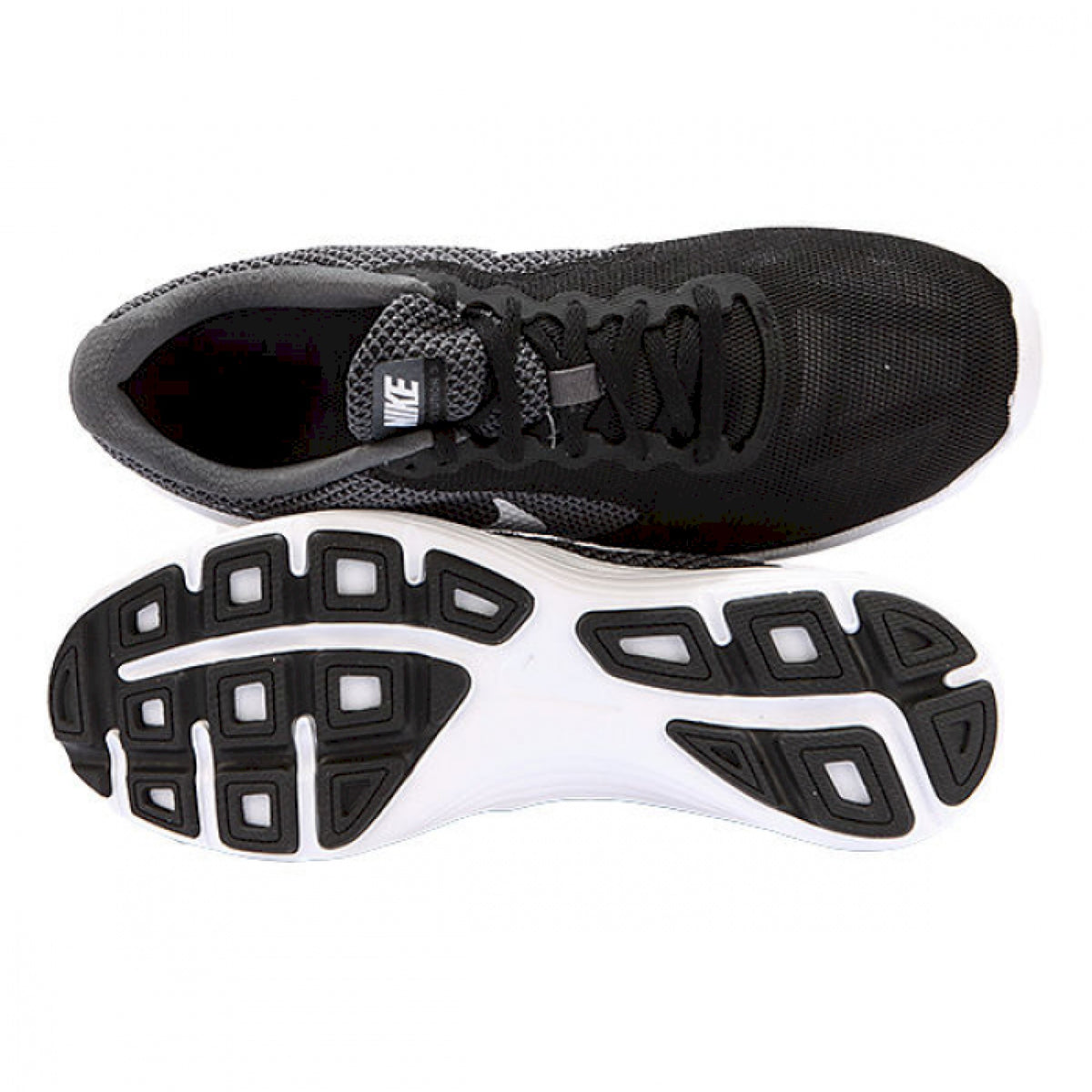 Nike revolution 3