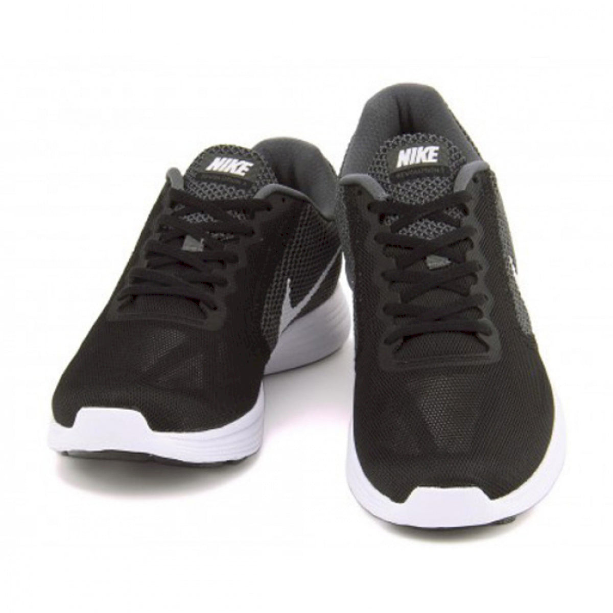 Nike revolution 3
