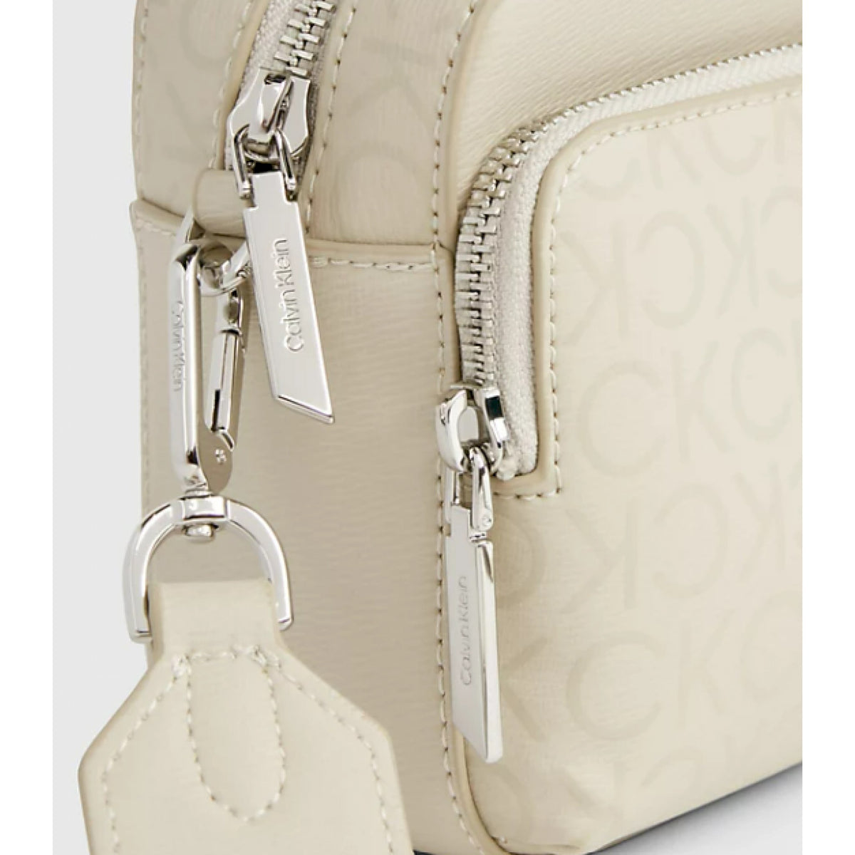 Calvin klein must camera bag