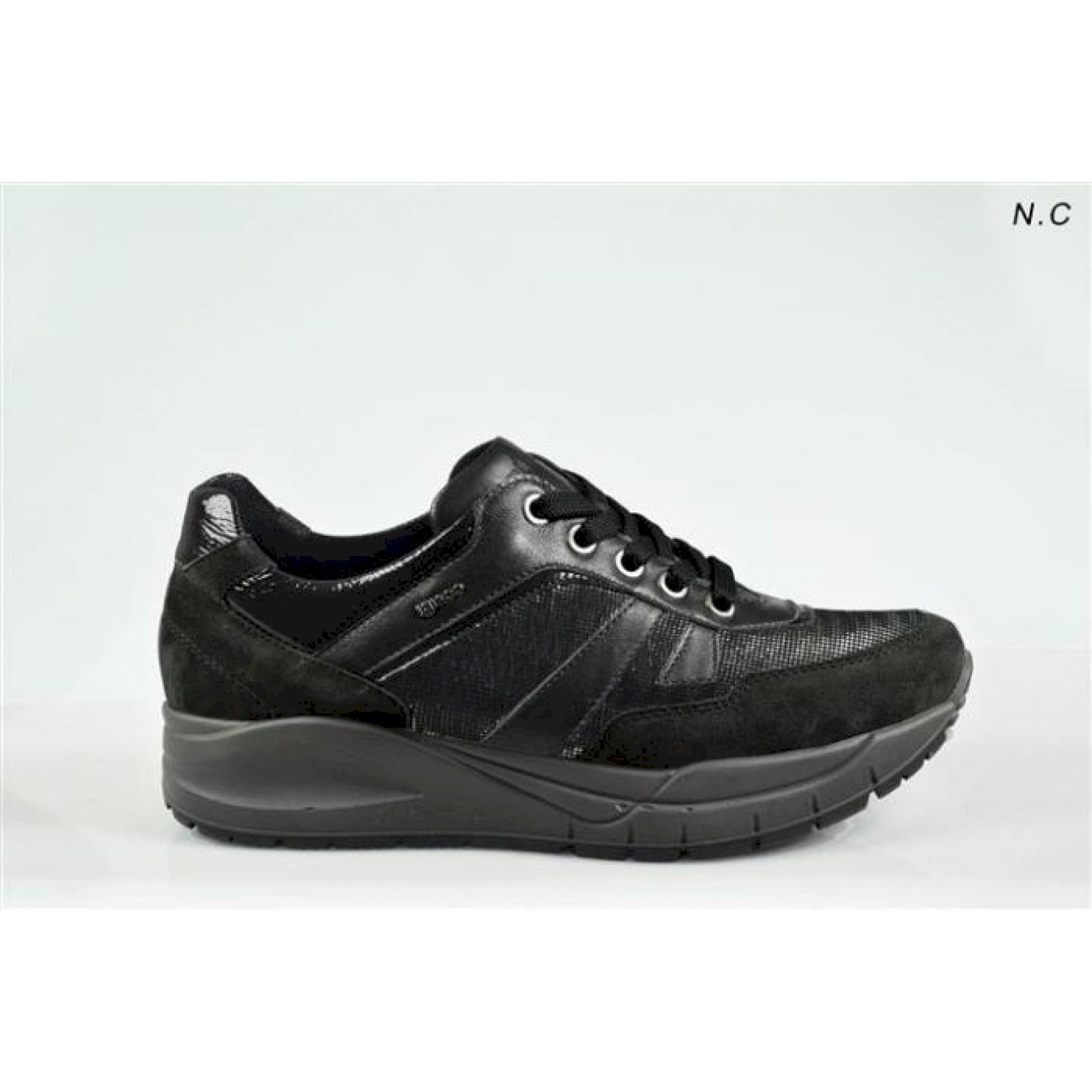 Sneaker c/ lacci