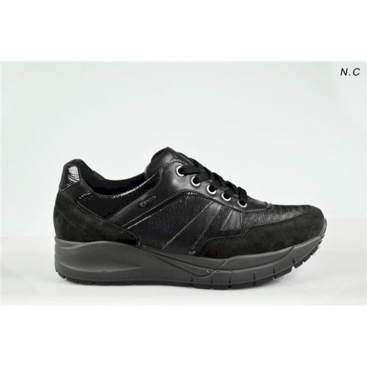 Sneaker c/ lacci
