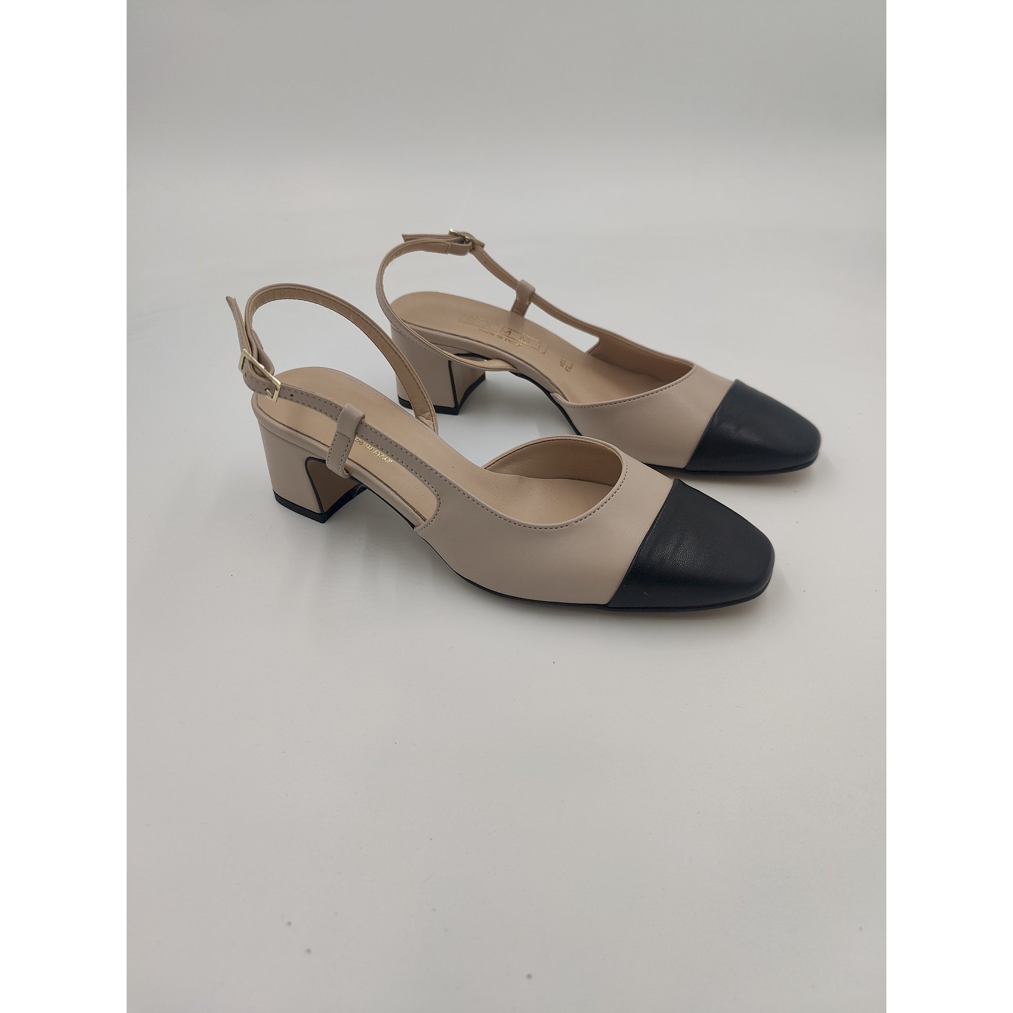Sling back con puntale e tacco