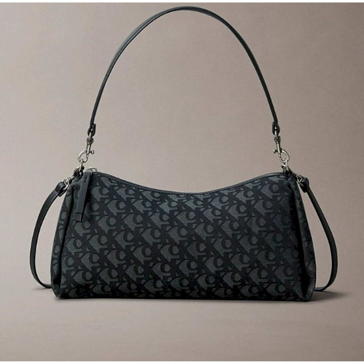 Calvin klein borsa da spalla in jacquard con logo