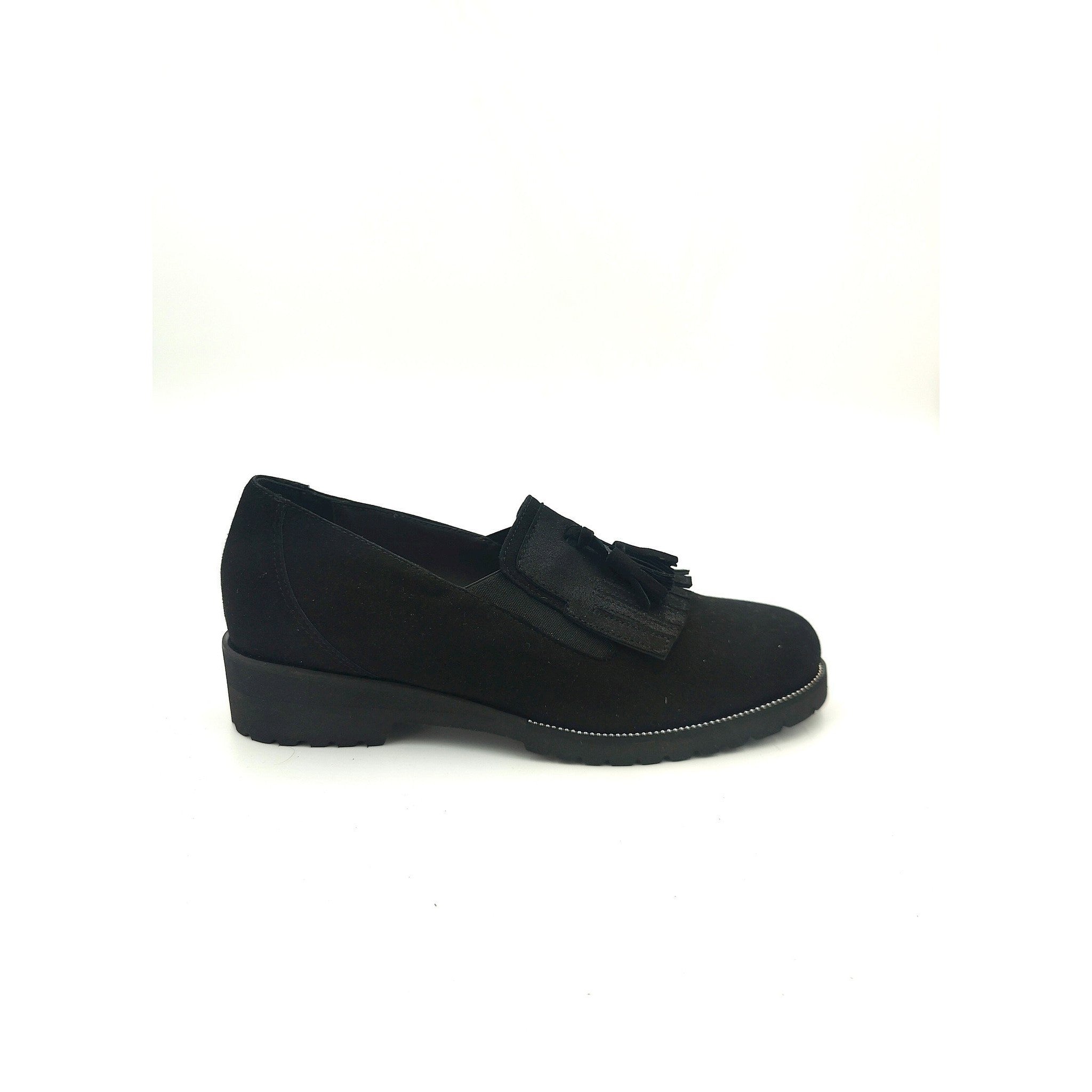 Scarpa in camoscio con frangie e nappine f.gomma extralight