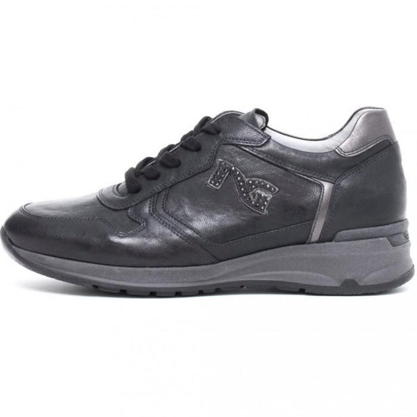 Sneakers lacci
