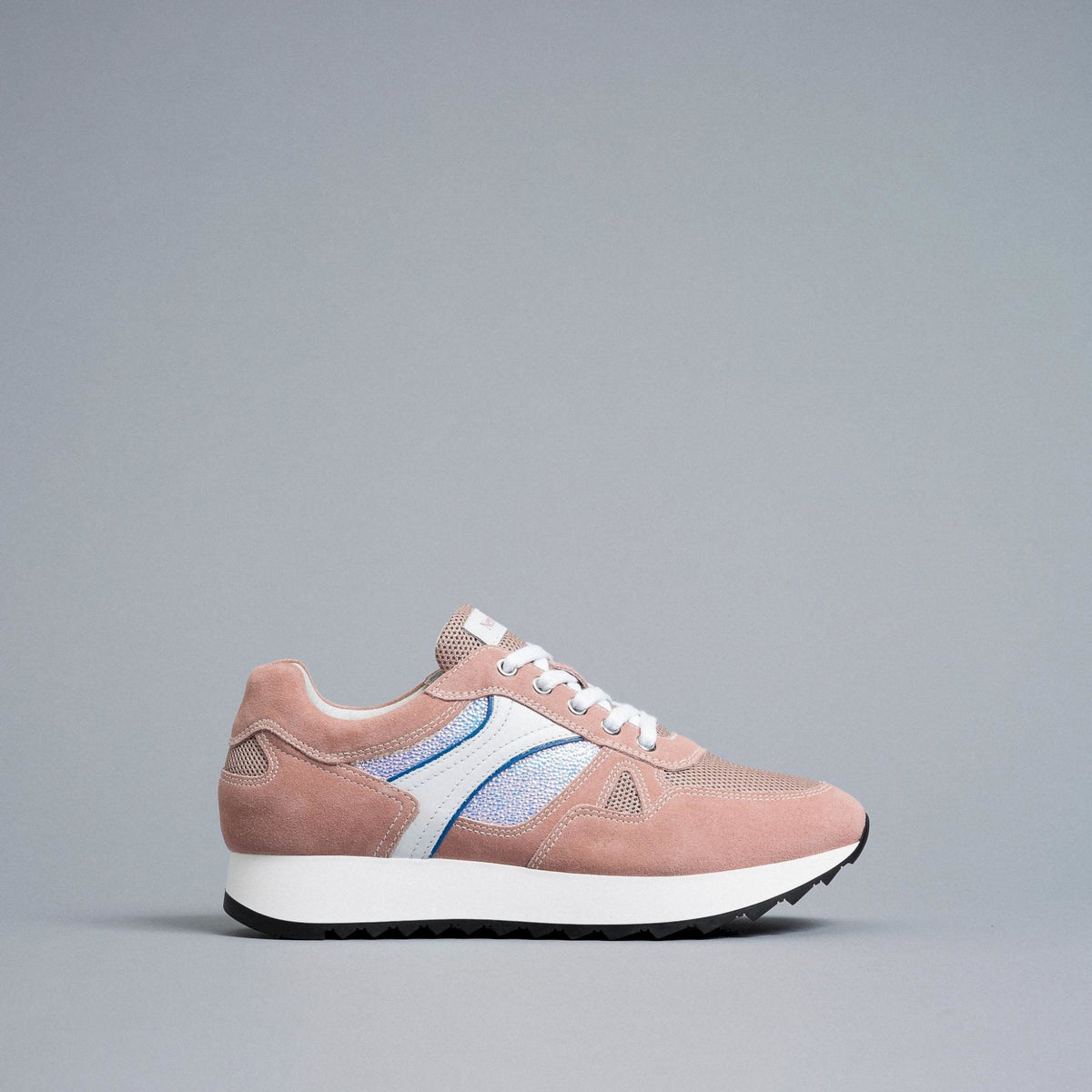 Sneakers lacci