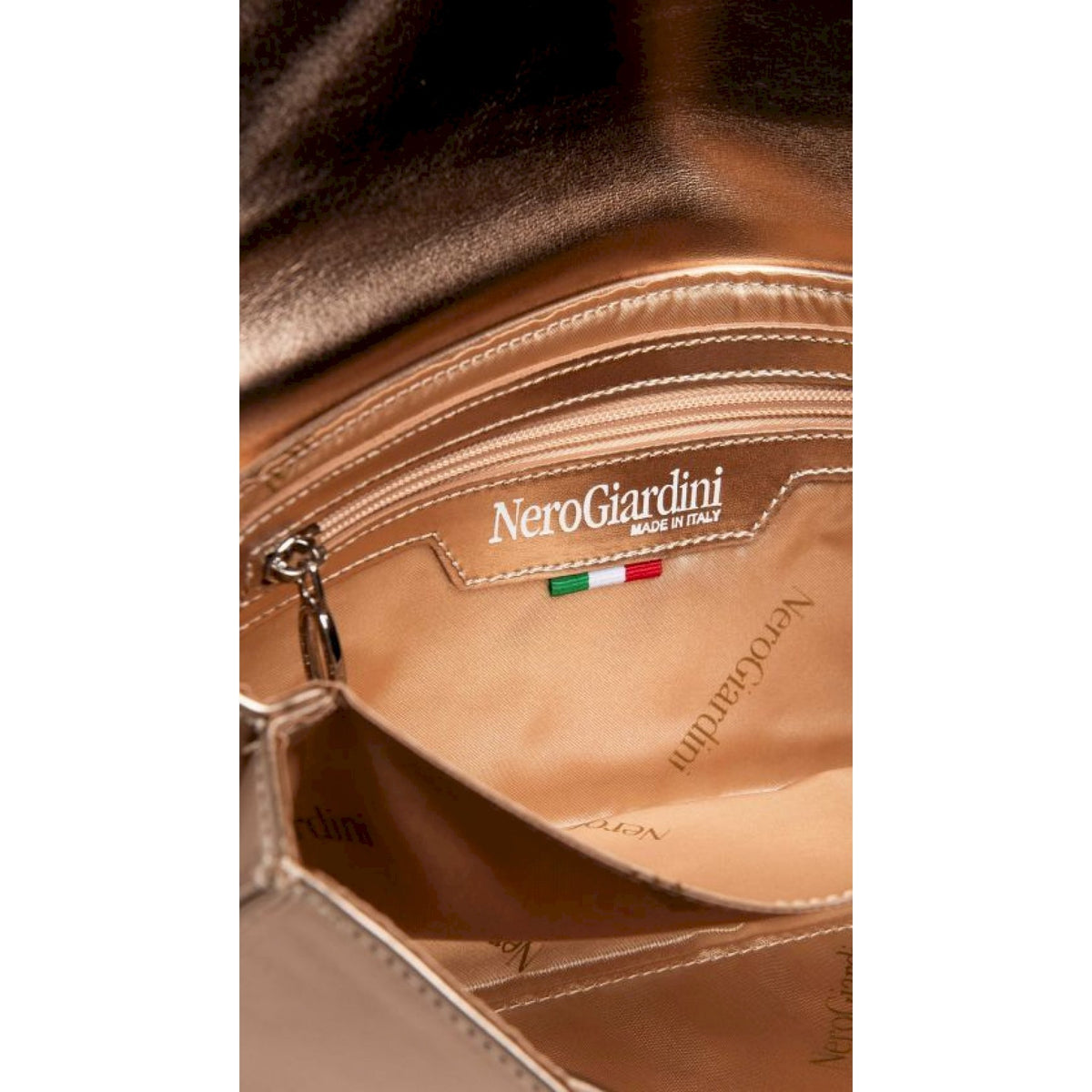 Pochette da donna in materiale tecnico