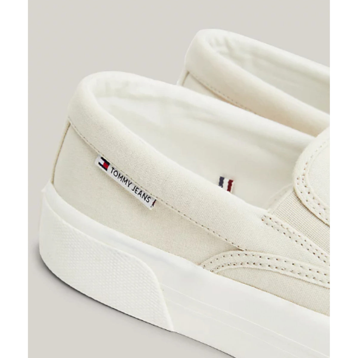 Sneakers in tela senza allacciatura
