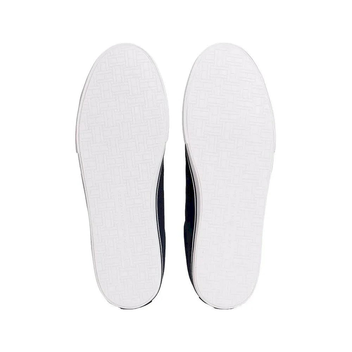 Sneakers in tela con logo in rilievo