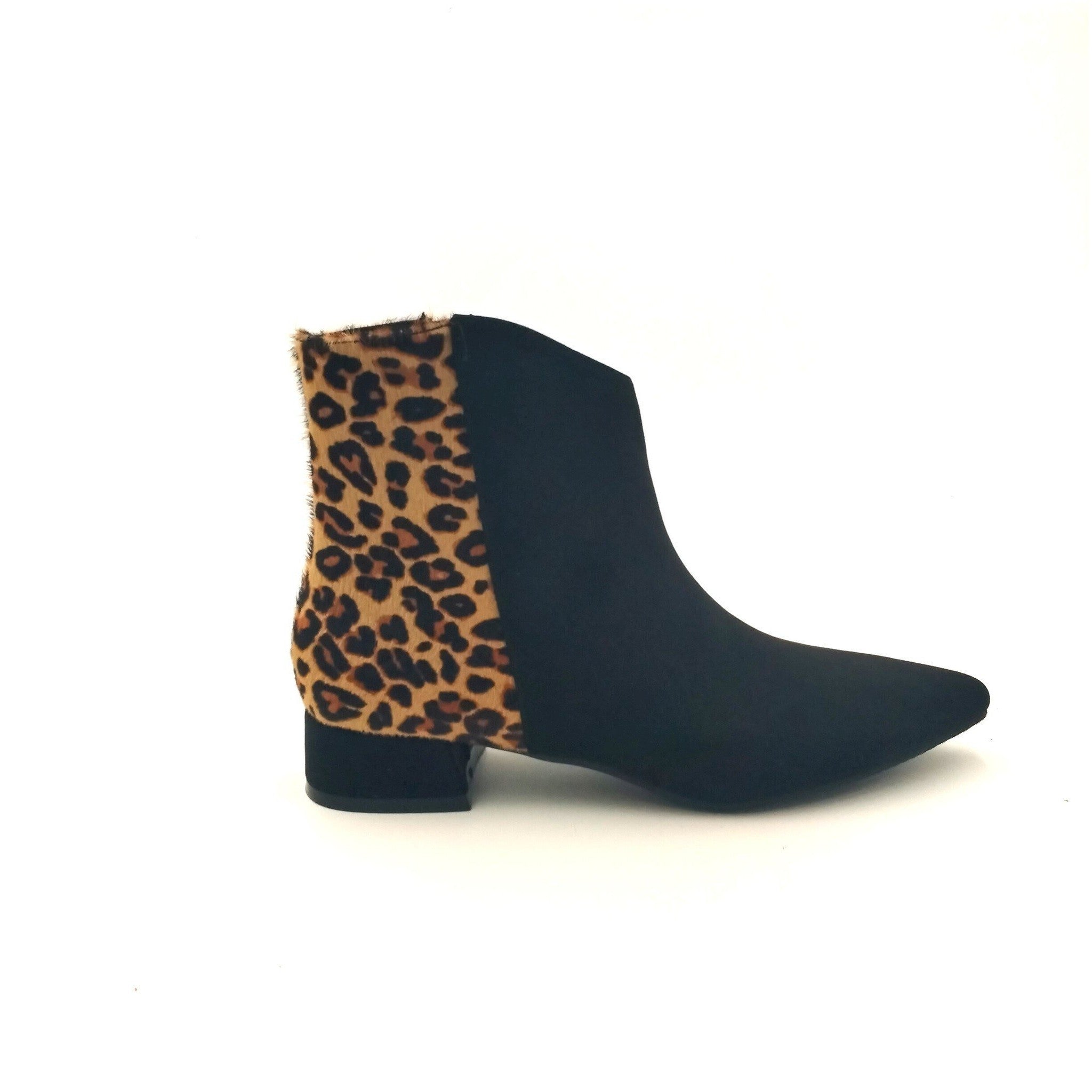 Stivaletto in camoscio c/animalier