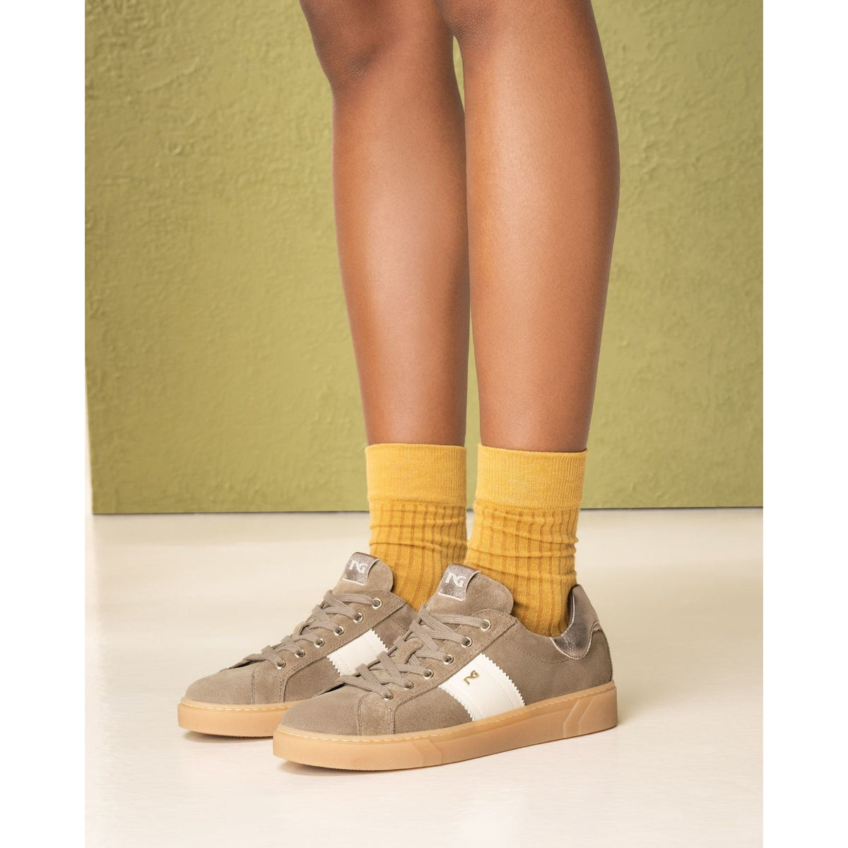 Sneakers donna in suede e pelle