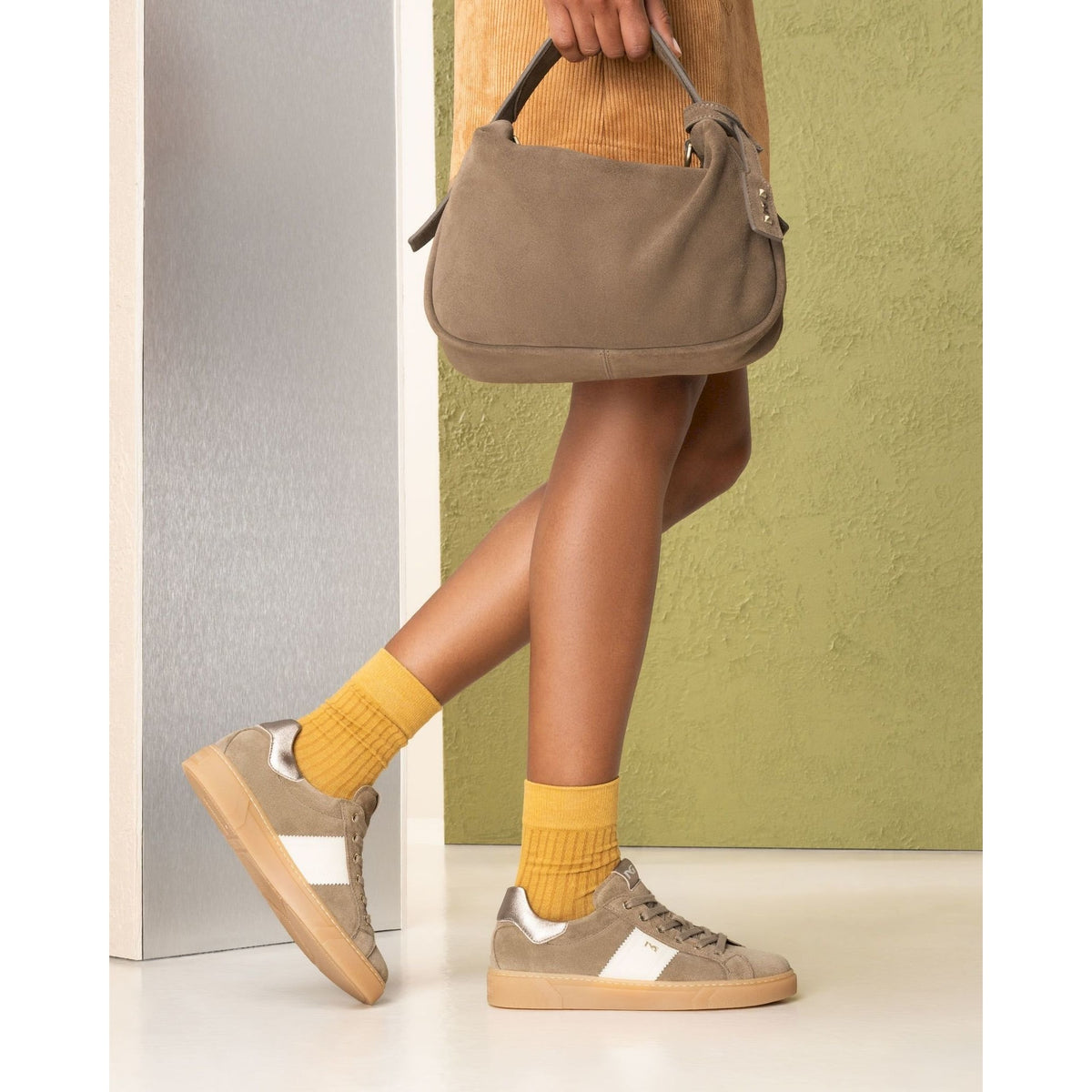 Sneakers donna in suede e pelle