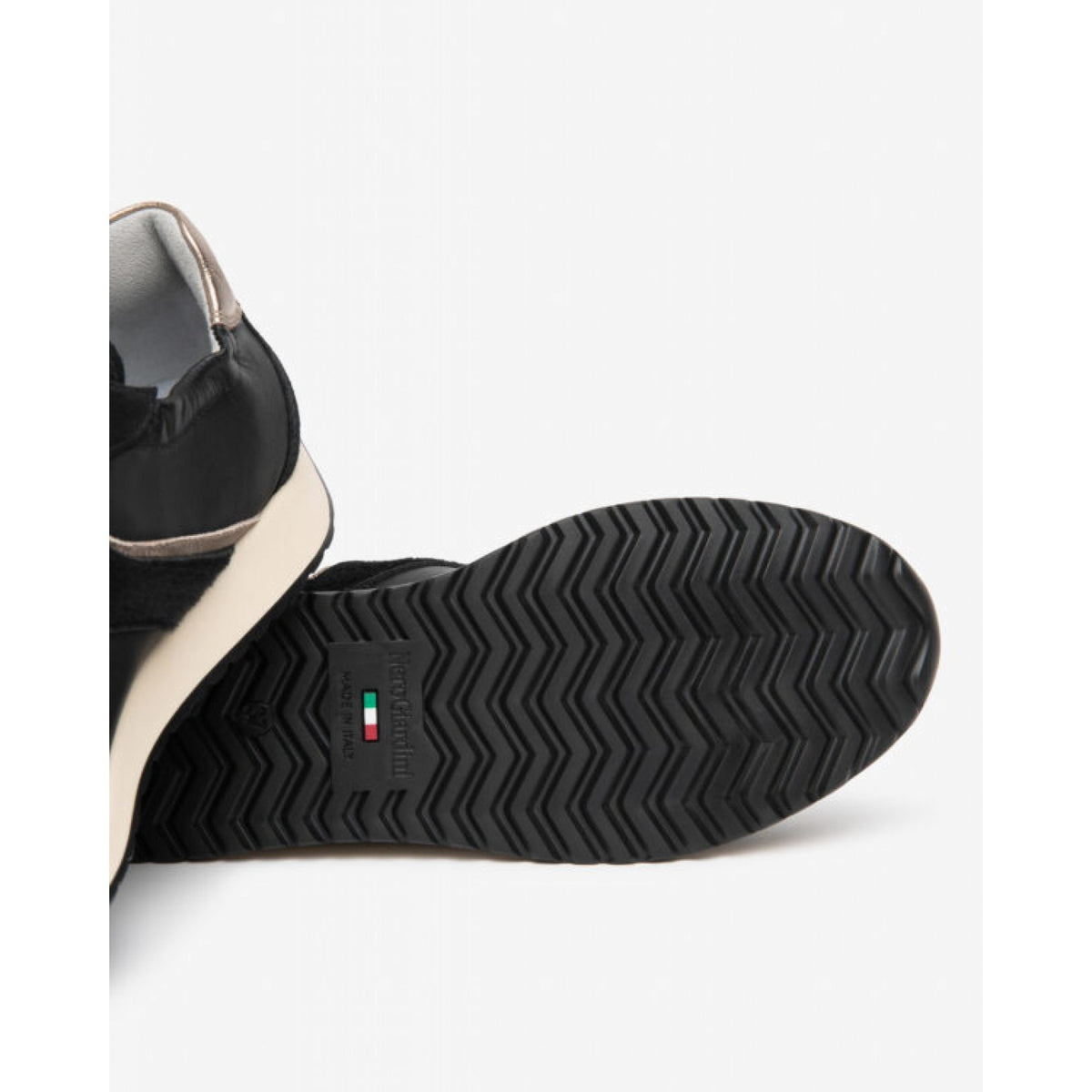 Arold velo nero sauvage nero t.patty nero etoile leo tr este