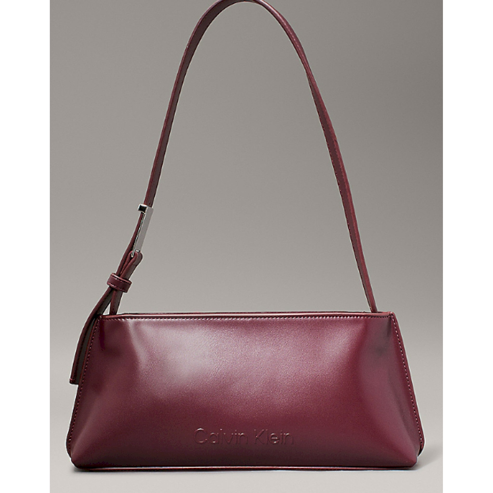 Calvin klein shoulder bag logo