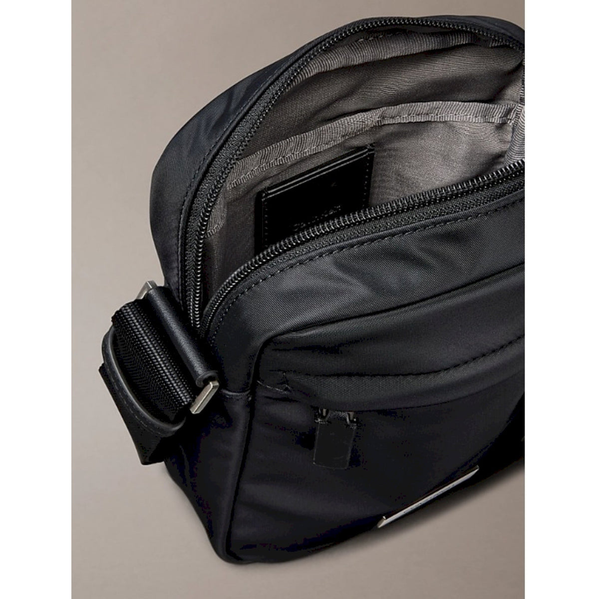 Calvin _klein borsa reporter in nylon opaco