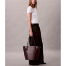 Calvin klein borsa tote con elementi metallici con logo monogramma