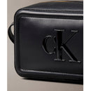 Calvin klein camera bag con monogramma stampato