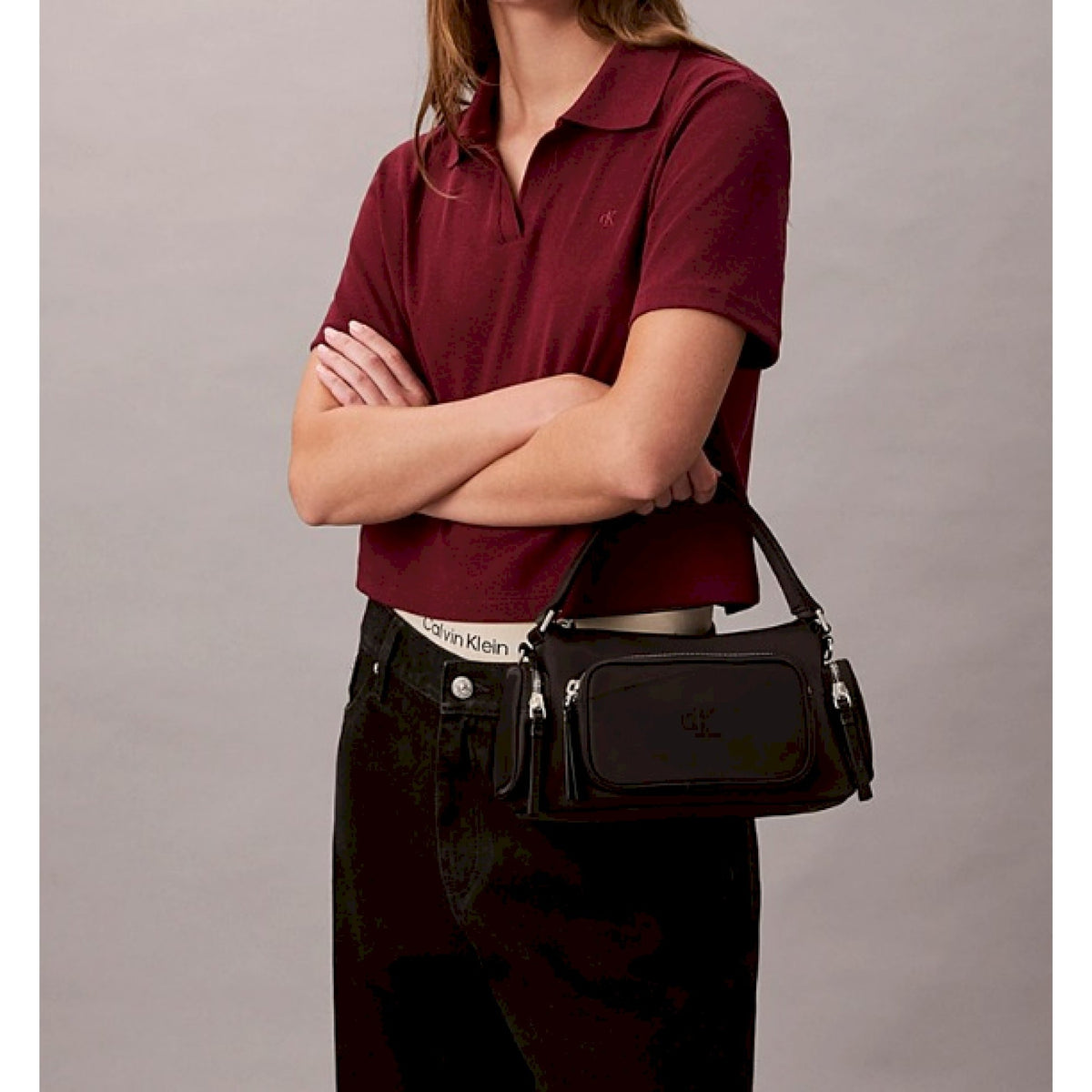 Calvin klein borsa da spalla morbida in satin e nylon