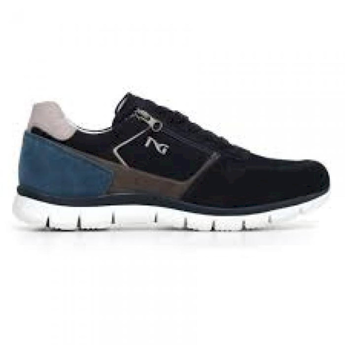 Sneakers lacci