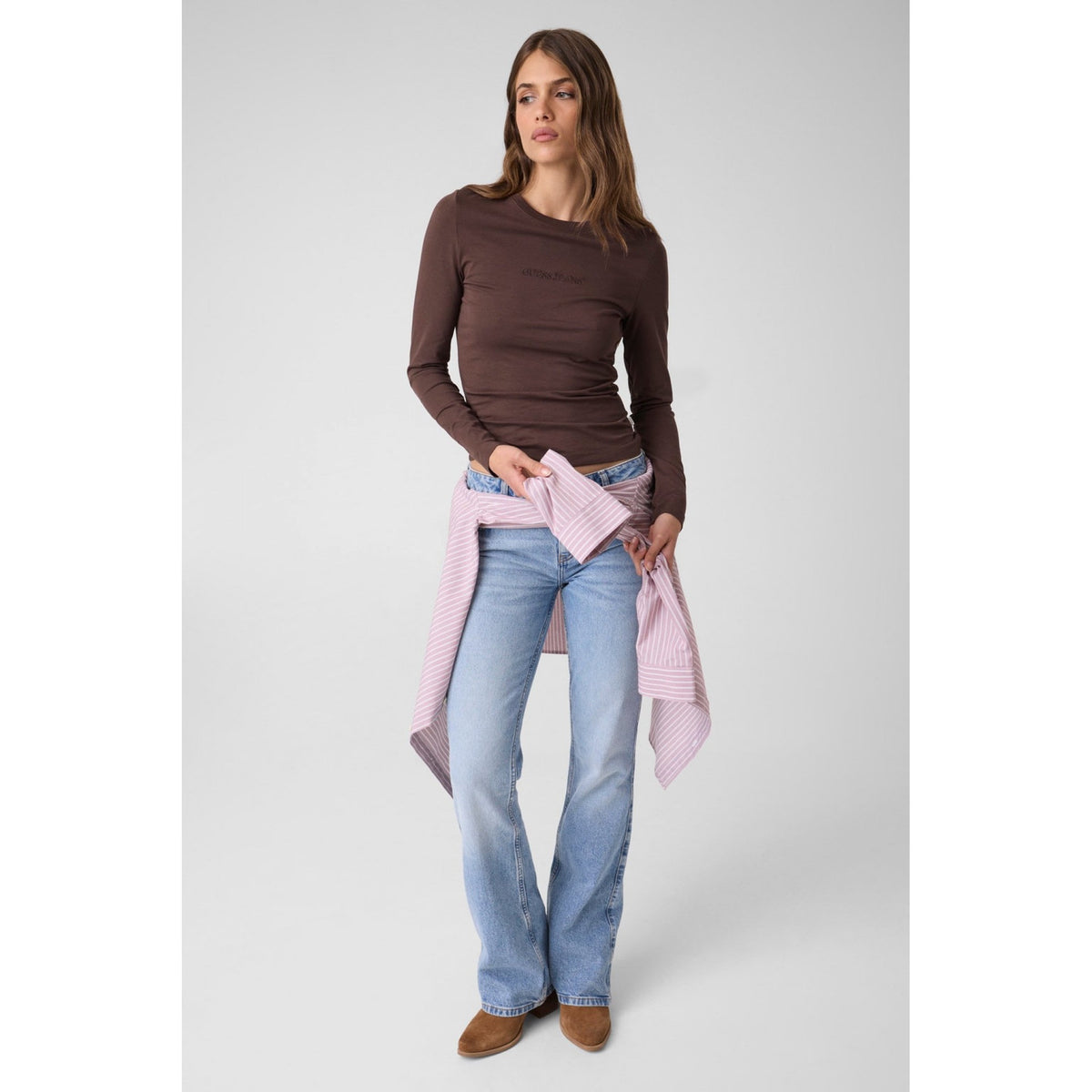 Guess - t shirt vestibilità slim a manica lunga guess ricamata